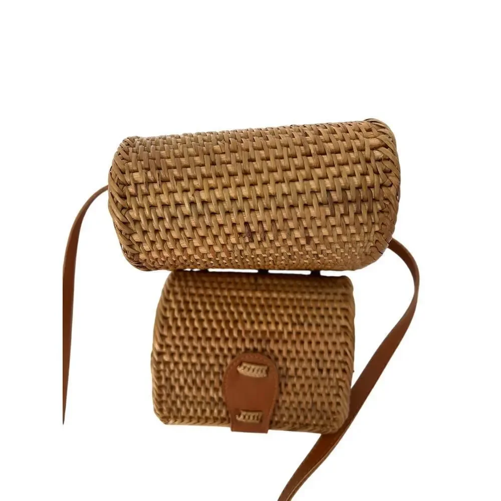 Rattan cross body brown bag with snap front. Size S